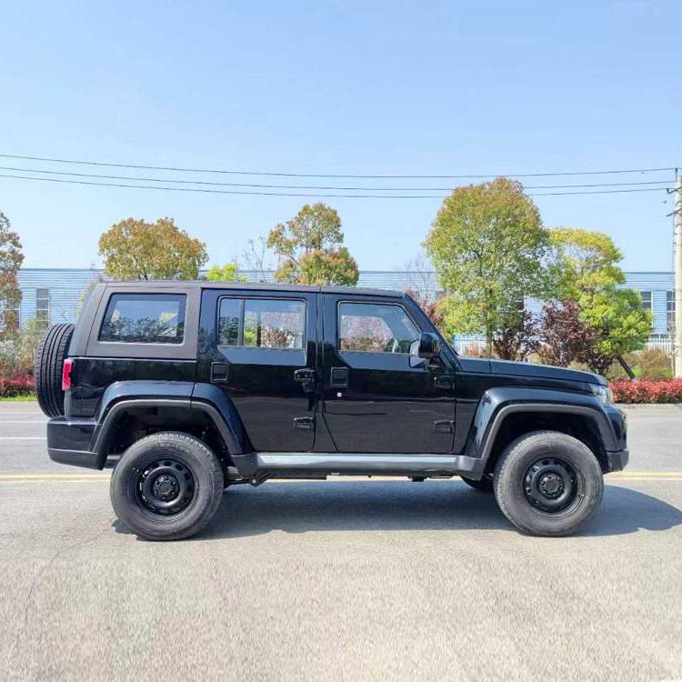 北汽福田4驅(qū)越野指揮車