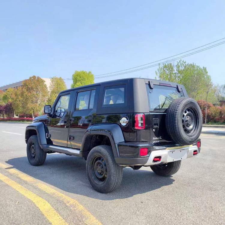 北汽福田4驅(qū)越野指揮車