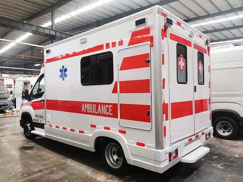 上汽大通長(zhǎng)軸方艙救護(hù)車