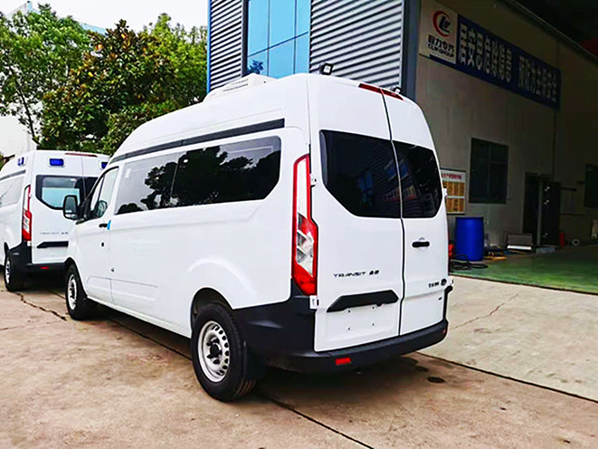 福特全順V362核酸取樣檢測(cè)車