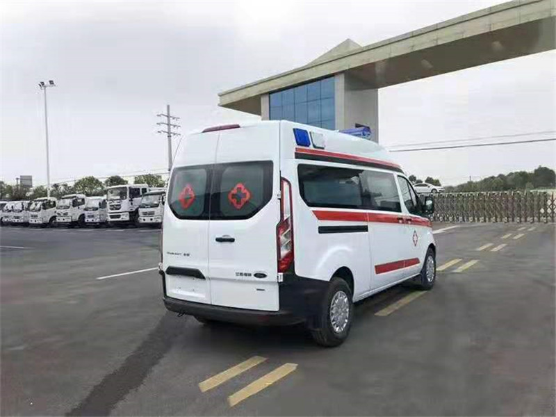 福特V362中軸中頂轉(zhuǎn)運(yùn)型救護(hù)車