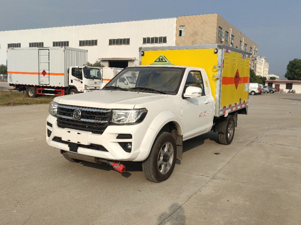 東風(fēng)皮卡爆破器材運(yùn)輸車